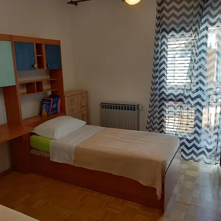 Toni Biograd Na Moru